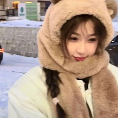 穿风信子蓝的少女